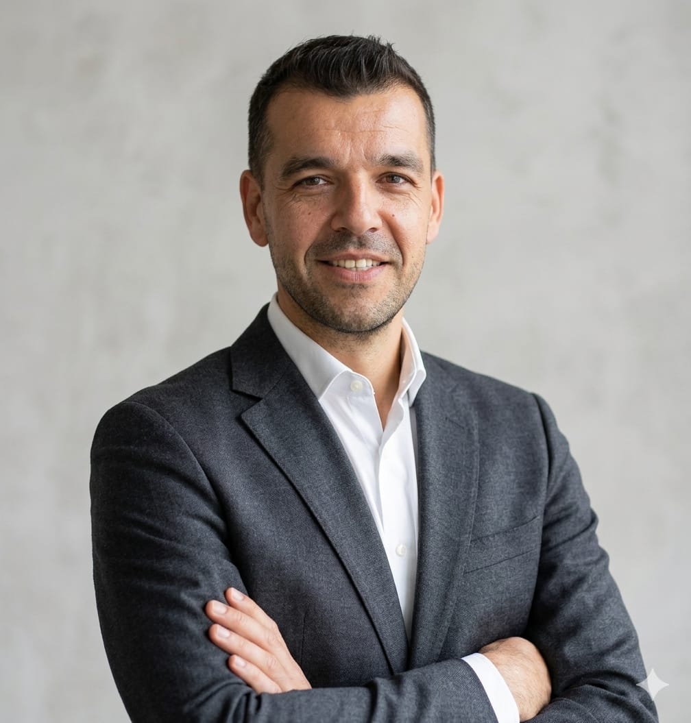 Daniel Medina, Productor Asesor de Seguros en Neuquén